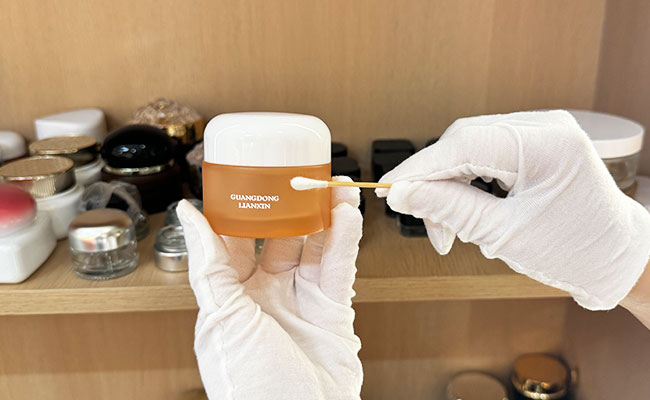 Strict quality control for cosmetic jars